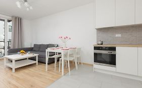 Warsaw Ulrychow Apartment With Parking By Renters